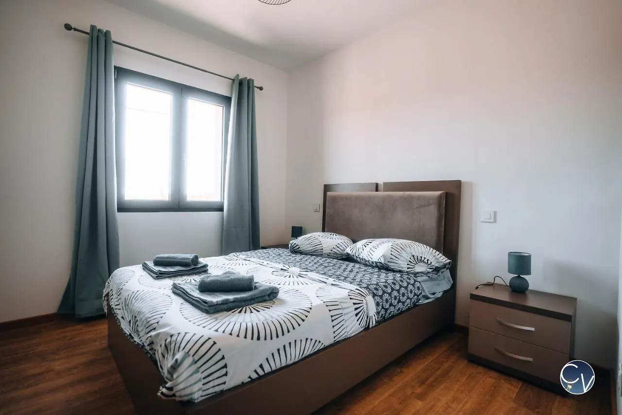 Holiday home Villa Moderne Avec Jacuzzi Proche D'Avignon Le Thor