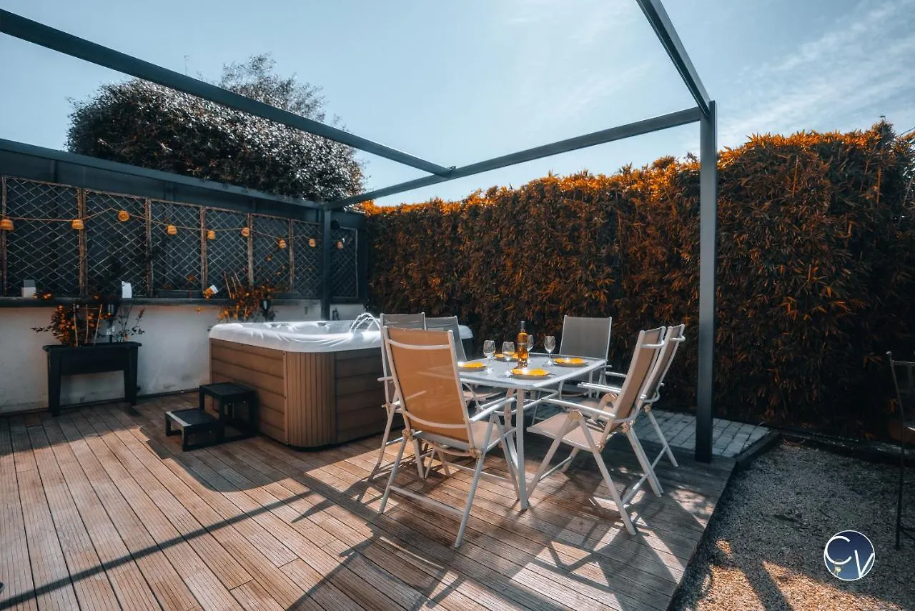 Holiday home Villa Moderne Avec Jacuzzi Proche D'Avignon Le Thor France