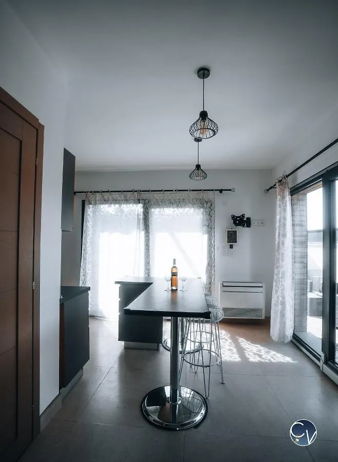 Holiday home Villa Moderne Avec Jacuzzi Proche D'Avignon Le Thor