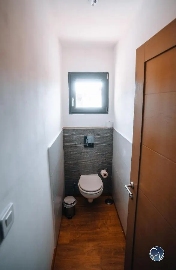 Holiday home Villa Moderne Avec Jacuzzi Proche D'Avignon Le Thor France